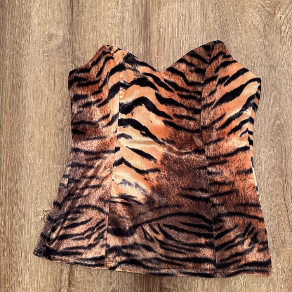 Mantrap by Pinup Couture Tiger Stripe Strapless Top